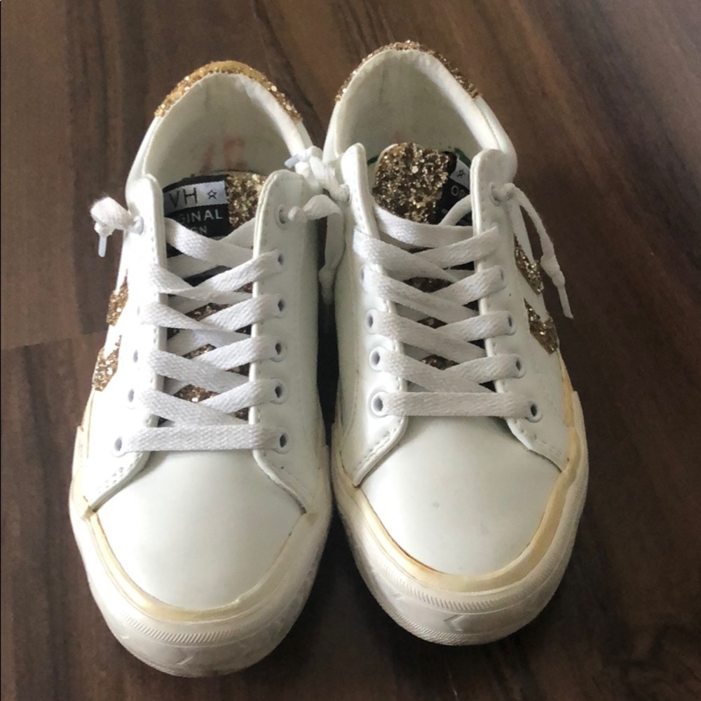 Sneakers - Picture 5 of 5